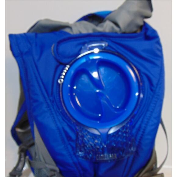 Camelbak Rogue Hydration Backpack Blue Cycling Running Hiking Water Bladder - Picture 4 of 10